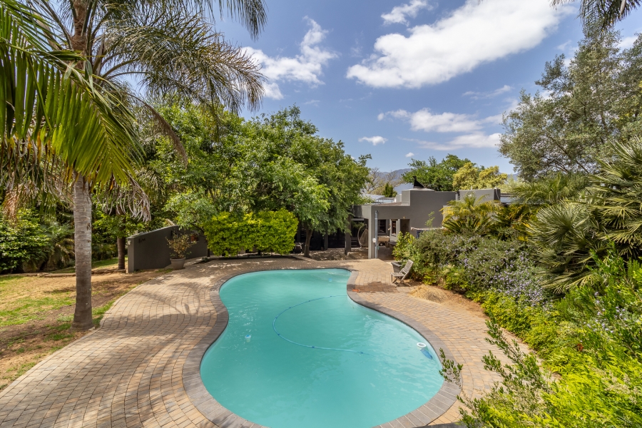 5 Bedroom Property for Sale in Hoog En Droog Western Cape